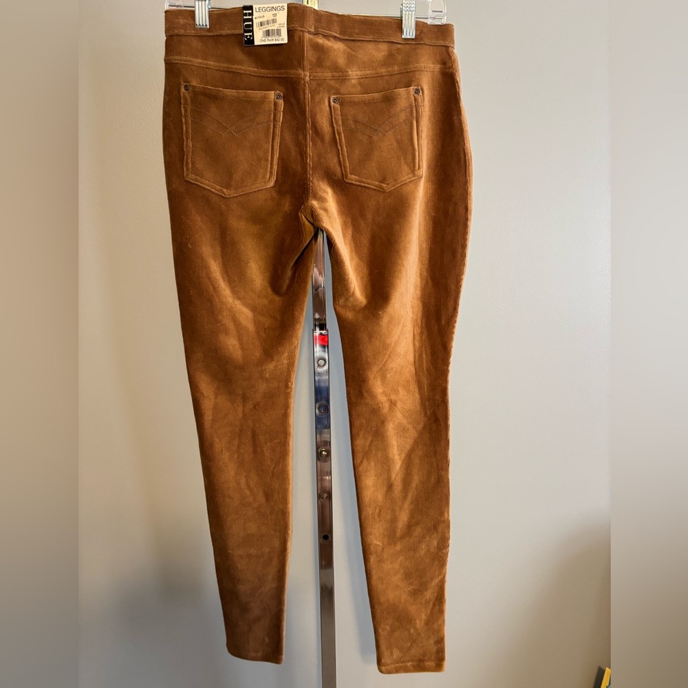 NWT HUE Women M Corduroy Knit Leggings Low Rise Back Pockets Caramel - Picture 2 of 6